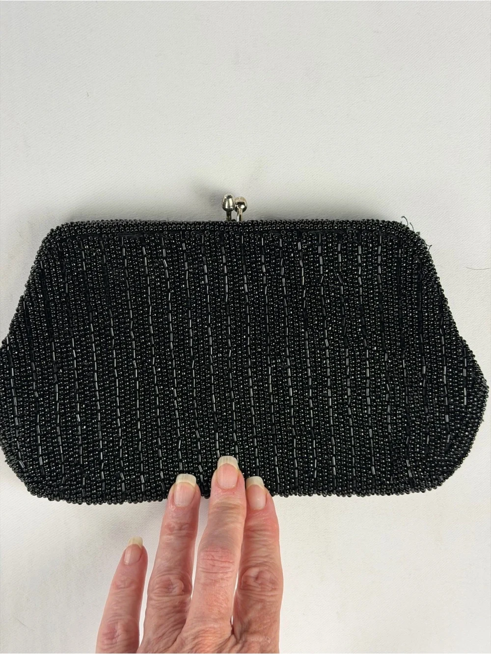 Black Vintage Beaded Evening Clutch - Classic Women's Accessory Stunning